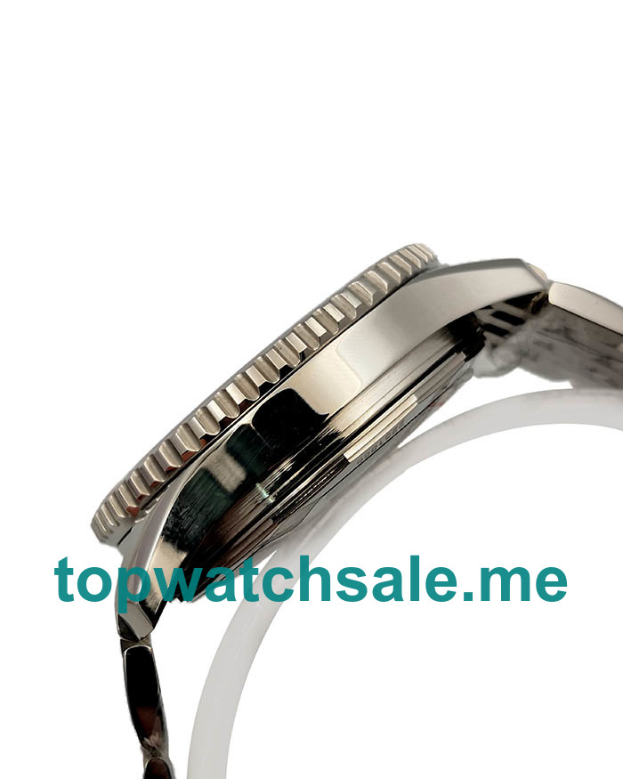 UK High Quality Breitling Navitimer World A24322 Replica Watches With White Dials For Men